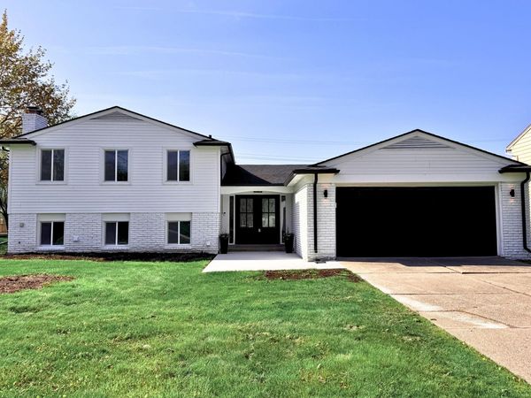 22589 Bell Brook Street, Southfield, MI 48034