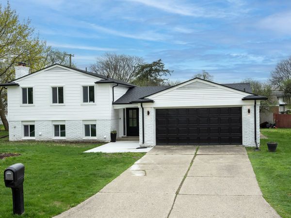 22589 Bell Brook Street, Southfield, MI 48034
