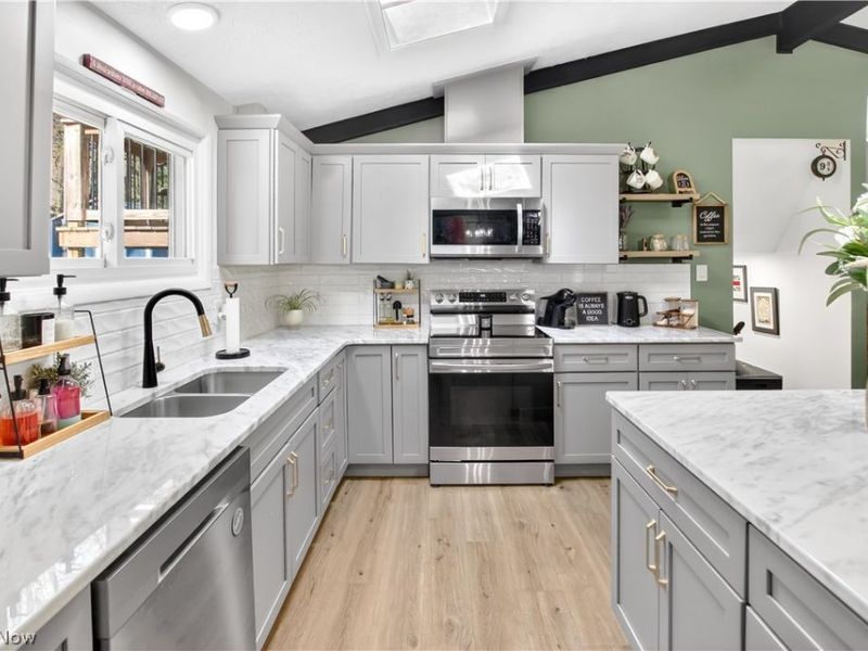 26 Sandy Hill Road , Sagamore Hills, OH 44067 Photo 3