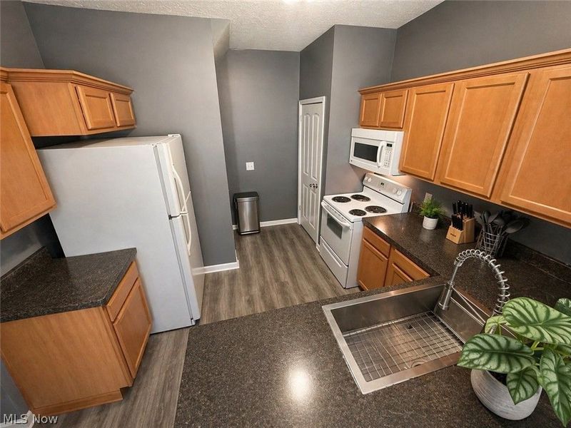 30056 Euclid Avenue, Unit 14, Wickliffe, OH 44092 Photo 4