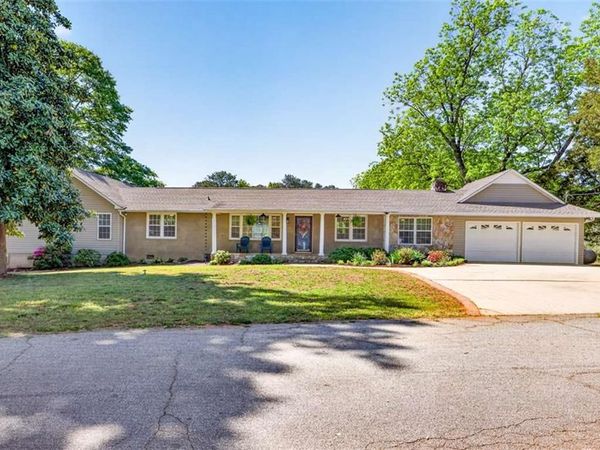 942 Powderbag Creek Road , Hartwell, GA 30643