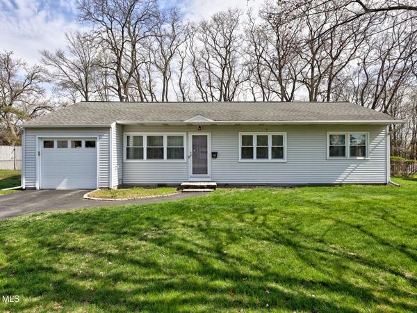 19 Stirrup Drive, Colonie, NY 12205