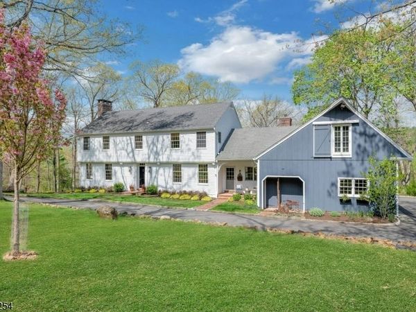 94 Brook Dr, Watchung, NJ 07069