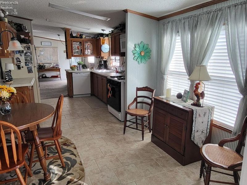 1640 N 1640 N Harbor Crossing Road, Unit 206, Marblehead, OH 43440 Photo 11