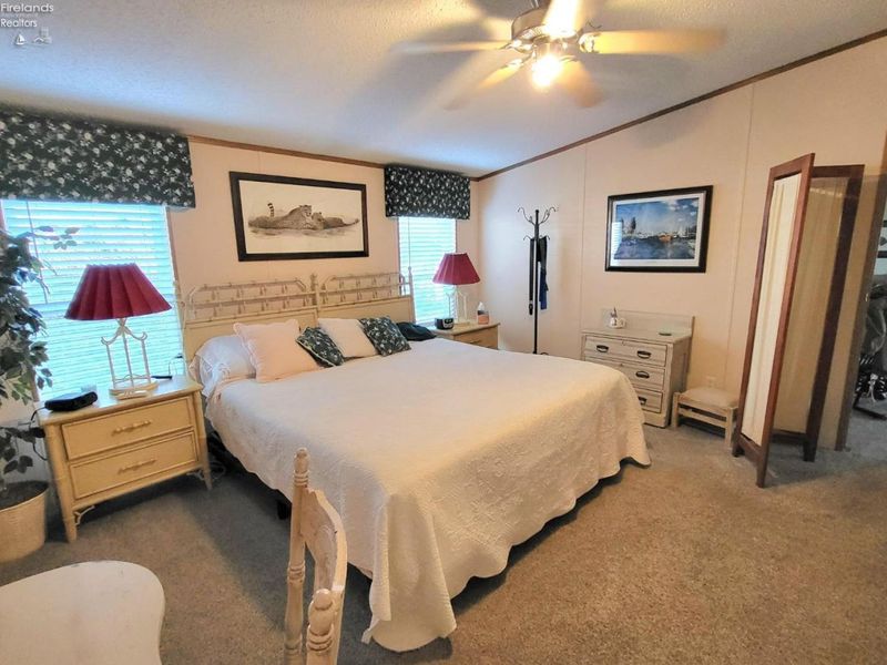 1640 N 1640 N Harbor Crossing Road, Unit 206, Marblehead, OH 43440 Photo 2