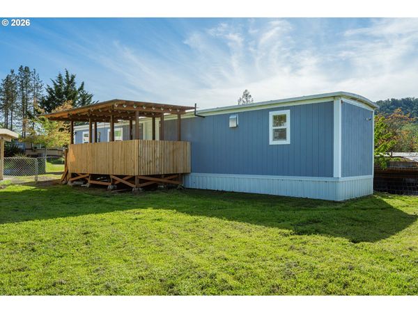 600 LEIKEN LN, Roseburg, OR 97470