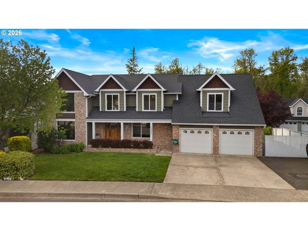 1322 NW DOMENICO DR, Roseburg, OR 97471