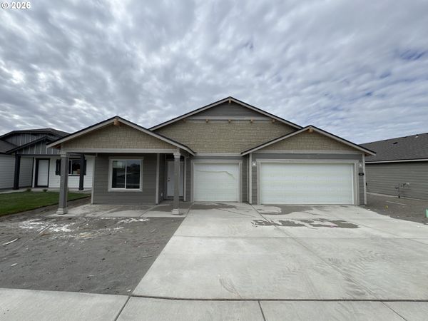 868 E Kinsley AVE, Hermiston, OR 97838