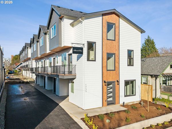 1724 SE SHERRETT ST, Portland, OR 97202