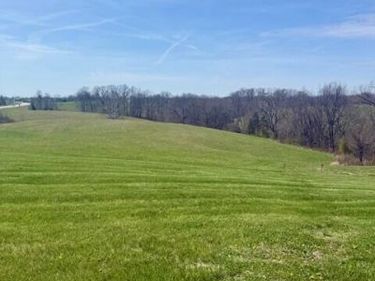 4025 127 , Owenton, KY 40359