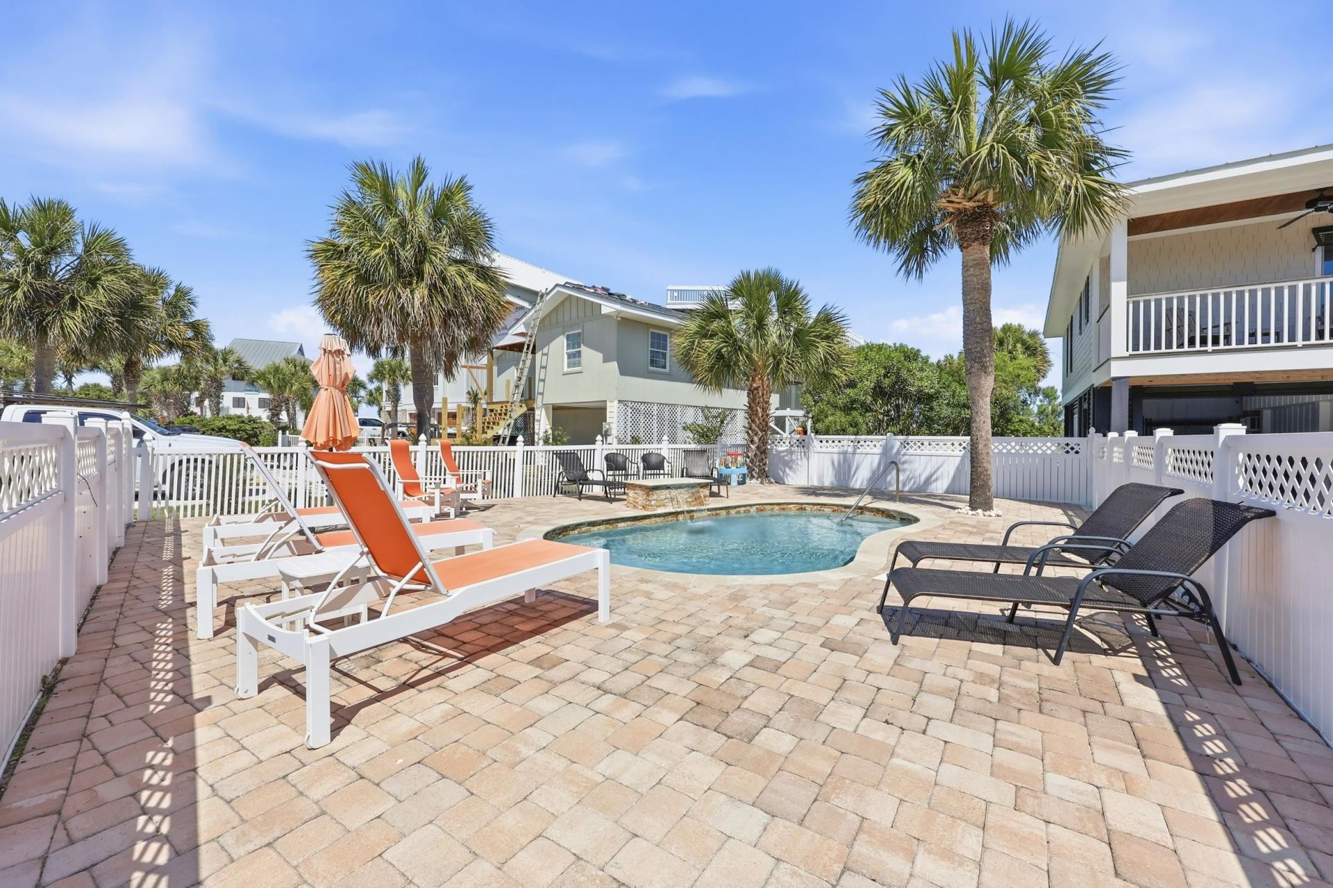 1607 Dolphin St. Photo 32