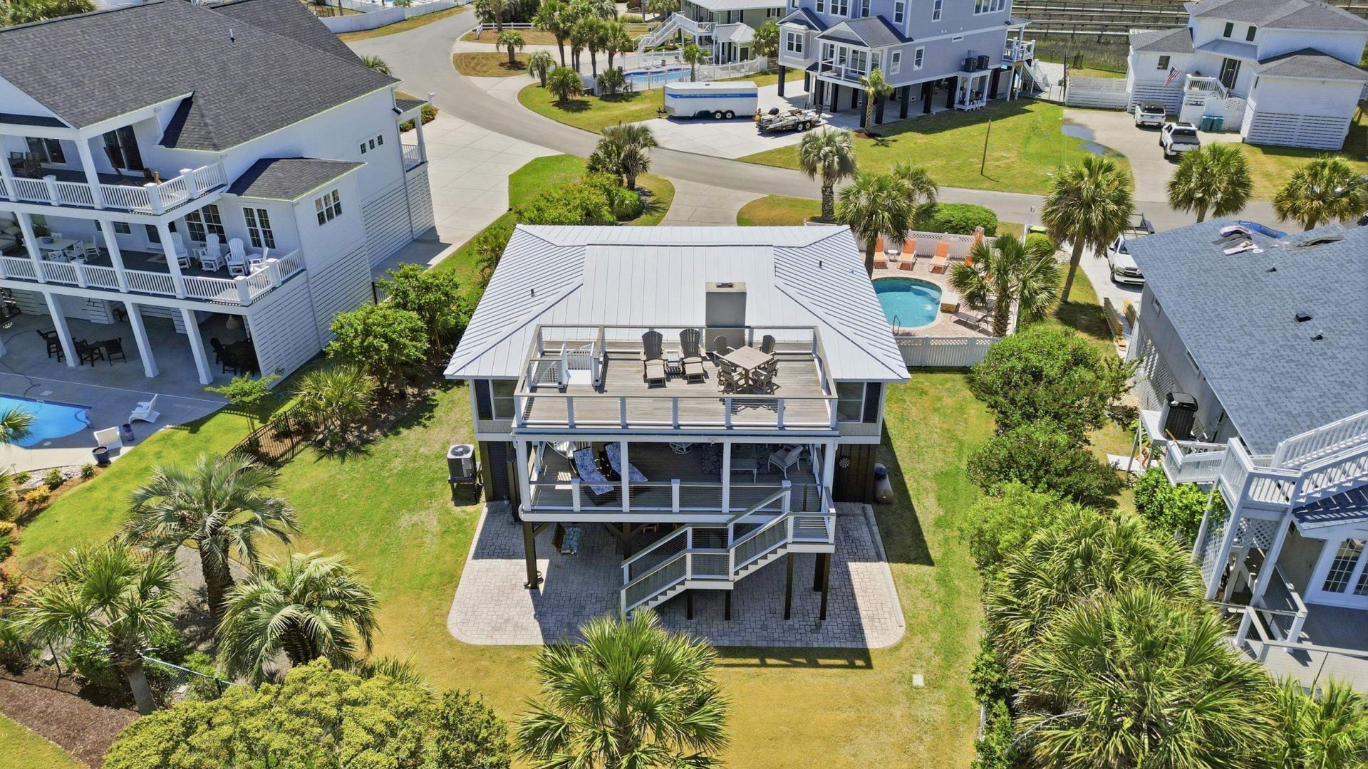 1607 Dolphin St. Photo 4