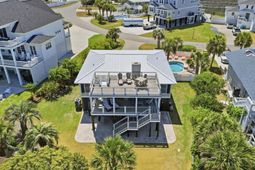 1607 Dolphin St. photo 4