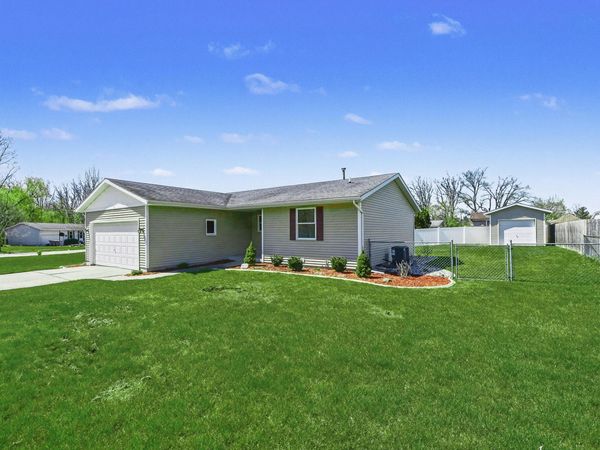 935 N Park Court NE, Grand Rapids, MI 49525