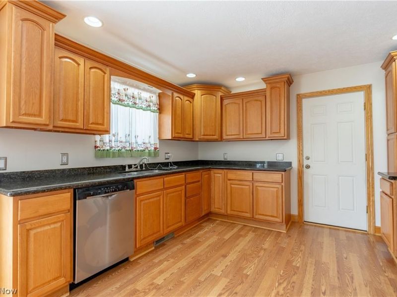 3804 Psolla Street NE, Canton, OH 44721 Photo 6