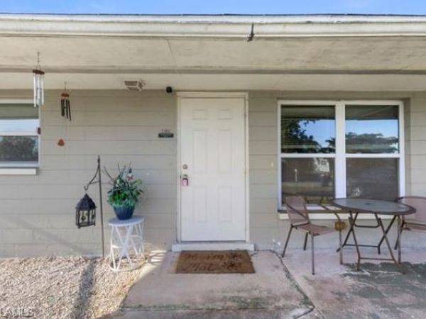 1104 Vineyard ST , LEHIGH ACRES, FL 33936