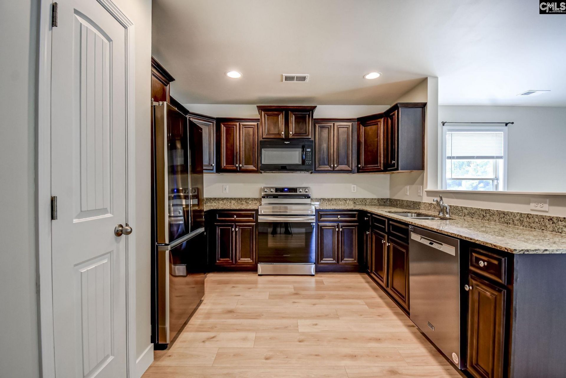 325 Harvester Loop  Photo 17