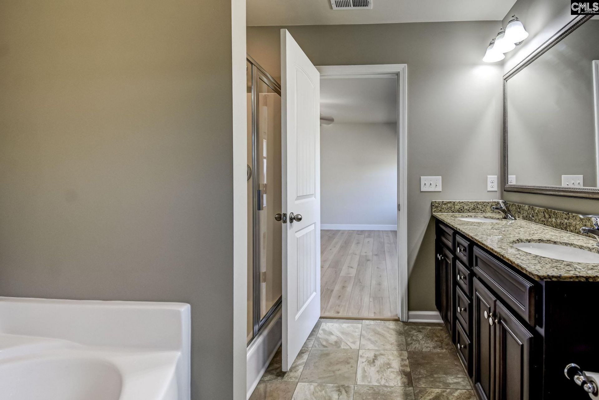 325 Harvester Loop  Photo 6