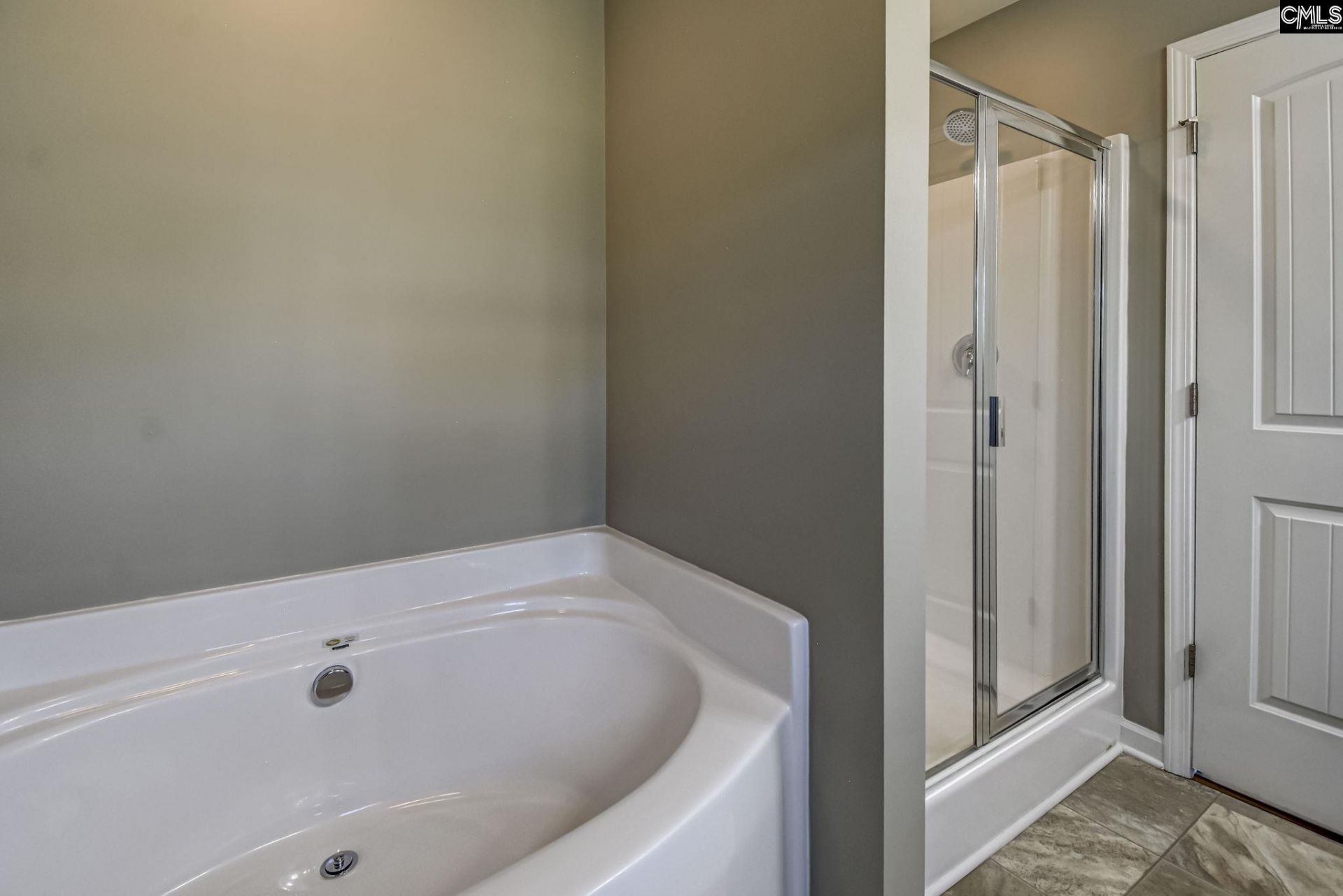 325 Harvester Loop  Photo 7