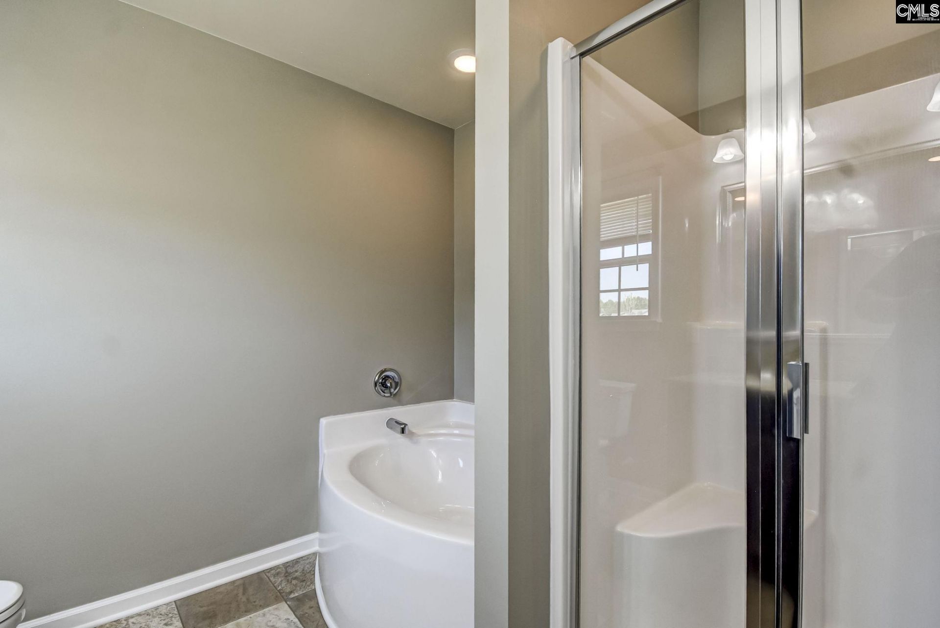 325 Harvester Loop  Photo 8