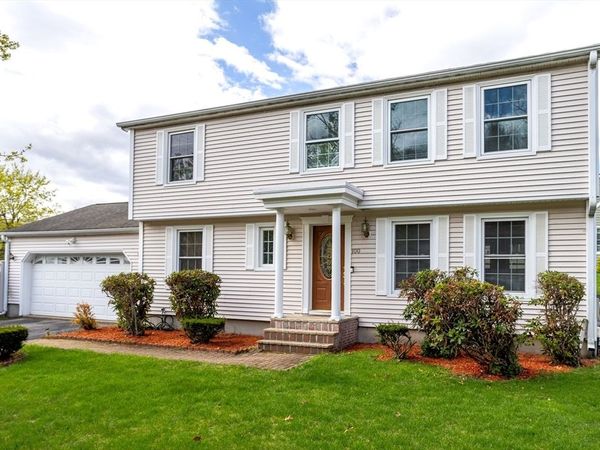 100 Shawna St, Fitchburg, MA 01420