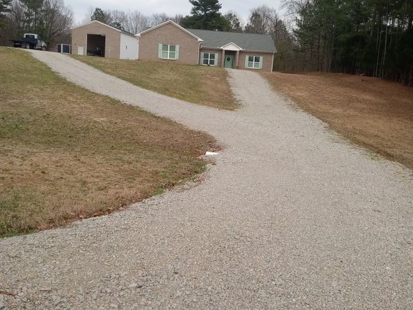 652 Timber Ridge Dr , Lexington, TN 38351