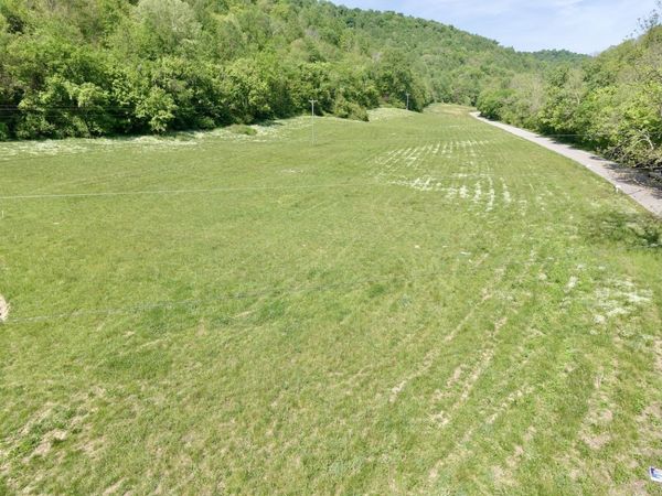 2 Big Hill Rd , Liberty, TN 37095