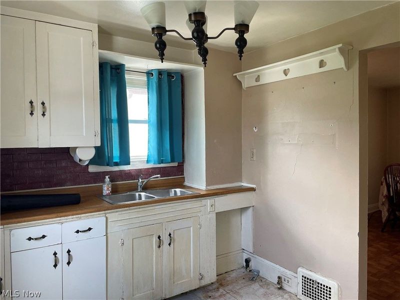 2213 Wyandotte Avenue, Lakewood, OH 44107 Photo 3