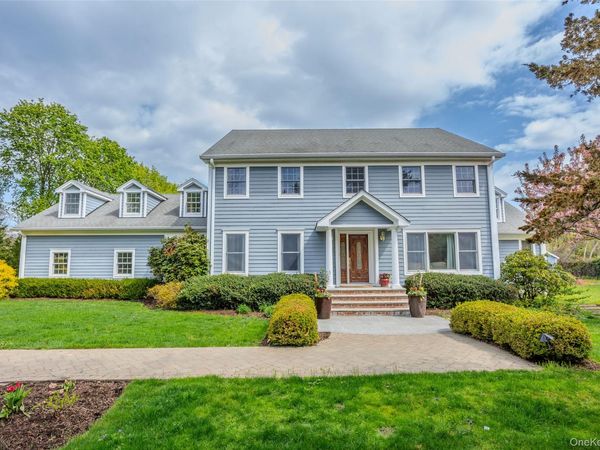 47 Briarfield Lane , Huntington, NY 11743