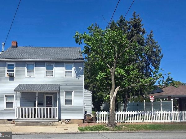 319 E MAIN STREET , MIDDLETOWN, PA 17057