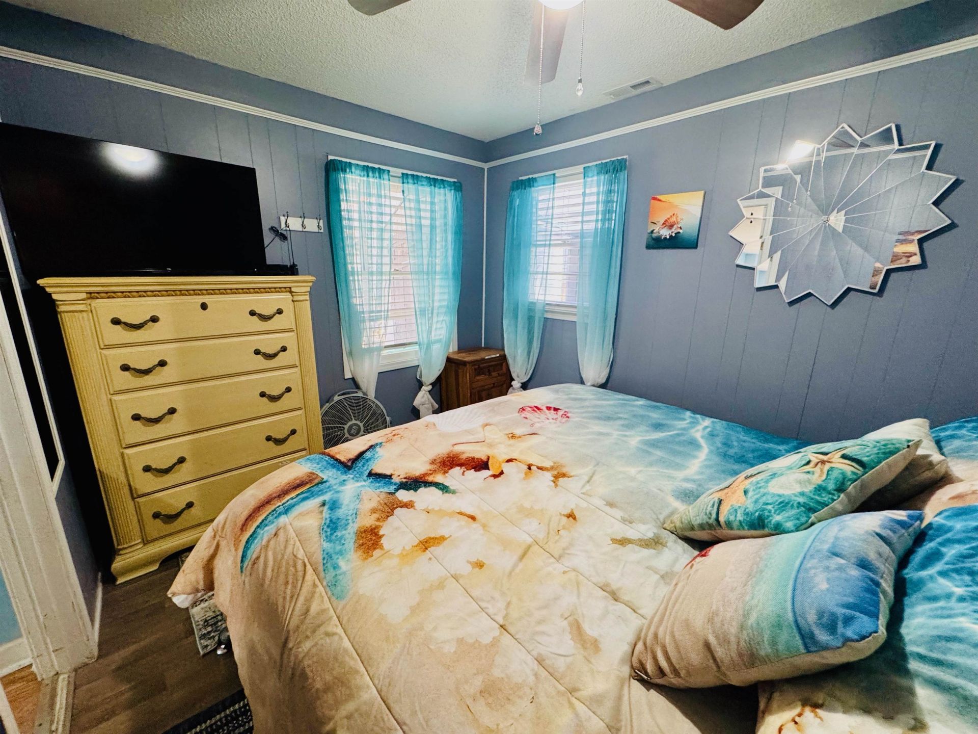 6001 - 5723 S Kings Hwy.  Photo 24