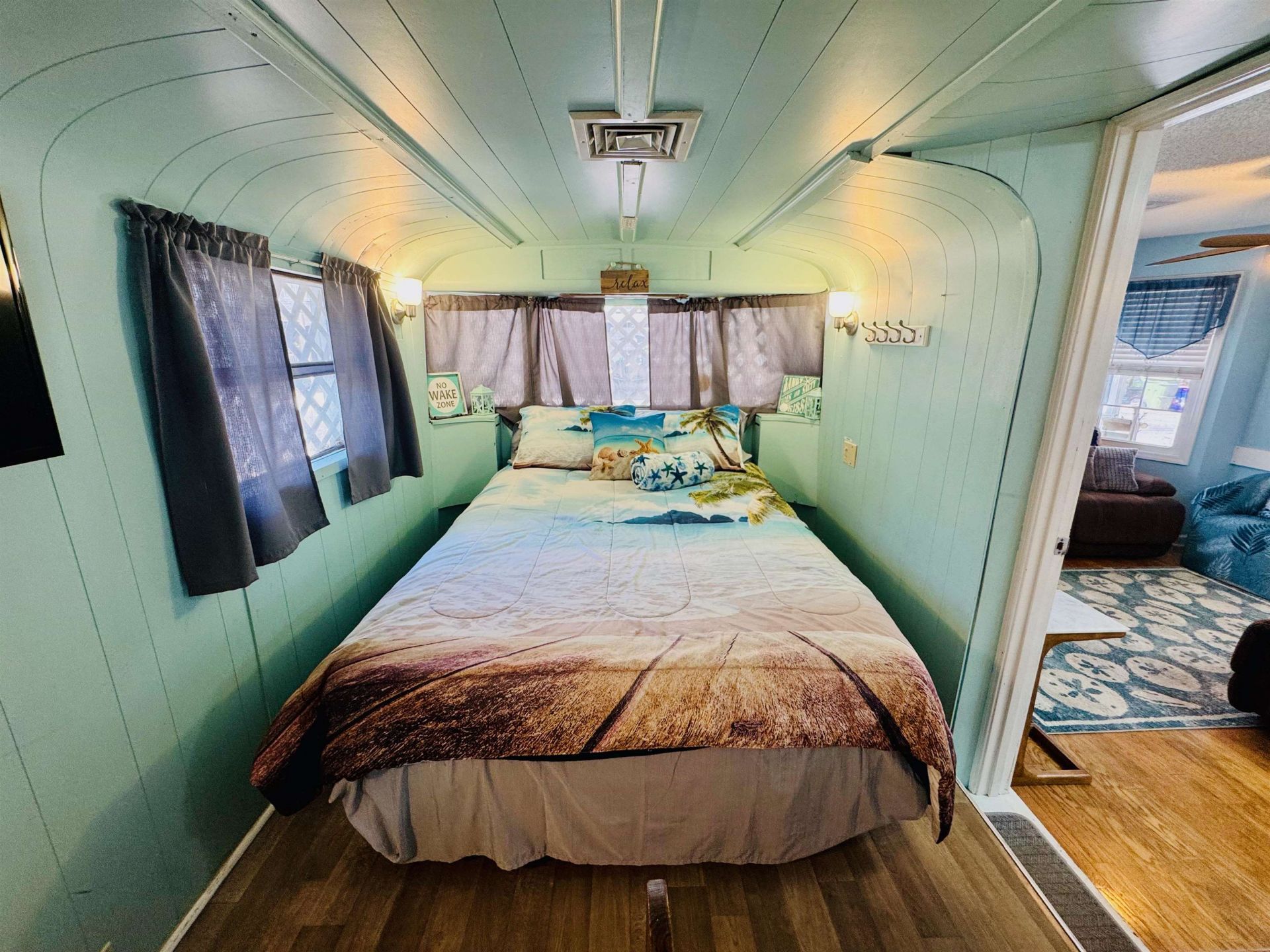 6001 - 5723 S Kings Hwy.  Photo 31