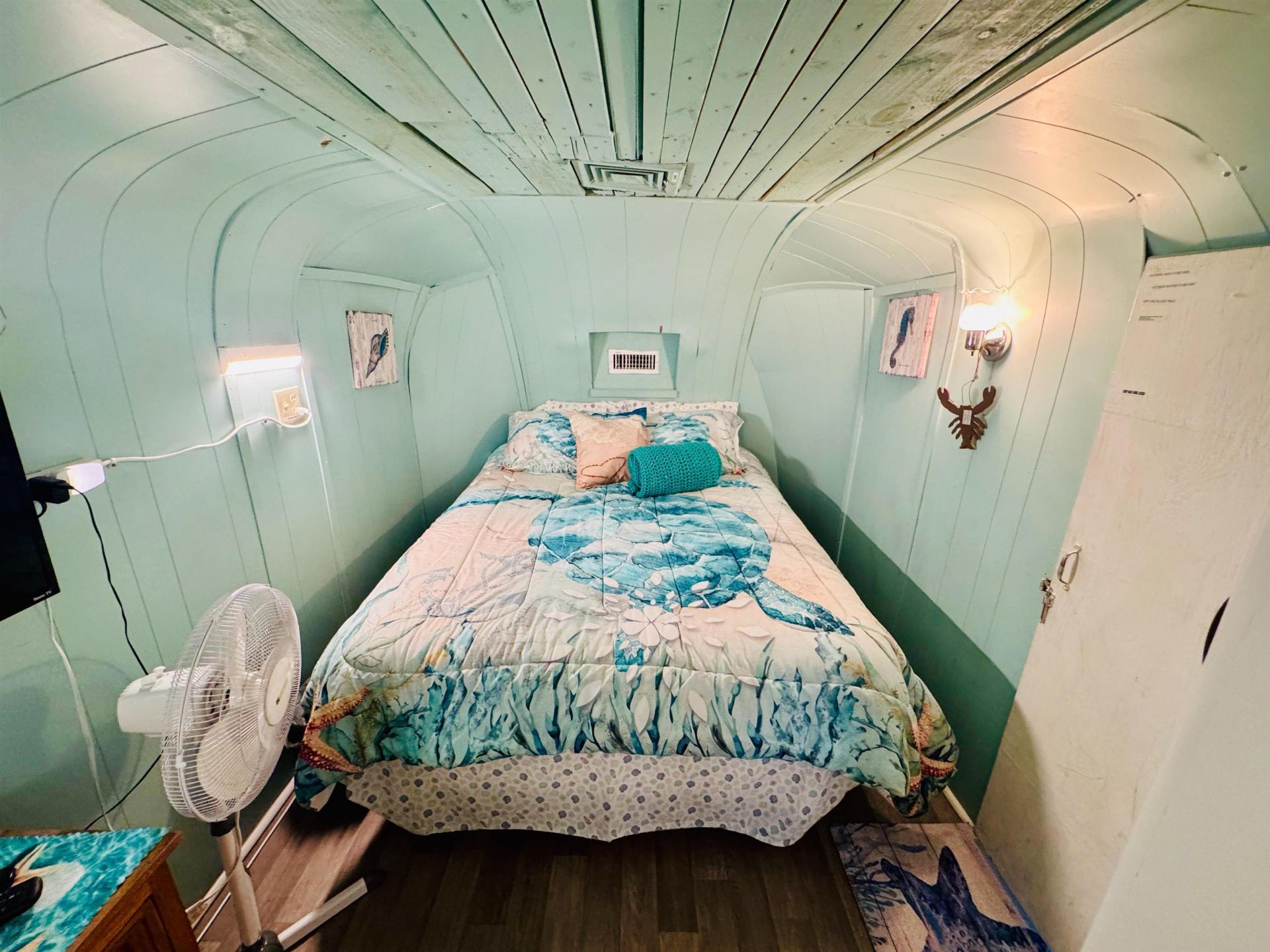 6001 - 5723 S Kings Hwy.  Photo 33