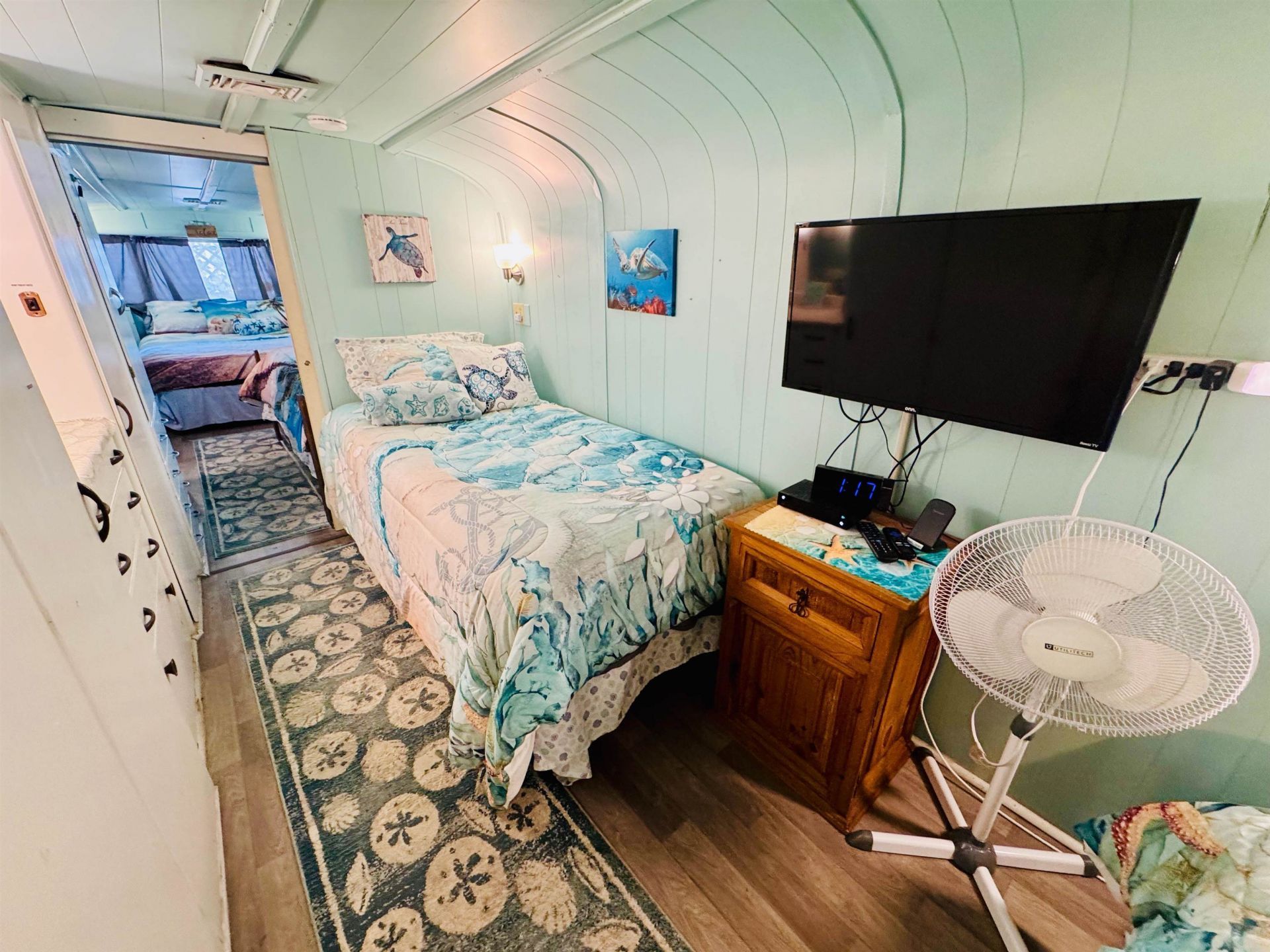 6001 - 5723 S Kings Hwy.  Photo 34