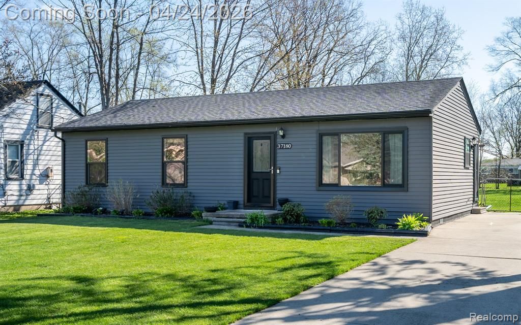 37180 Curwood Drive, Sterling Heights, MI 48310 Main Photo