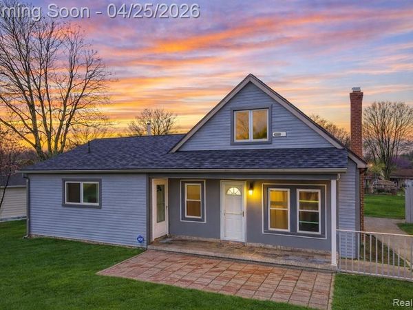 1951 N Crown Street , Westland, MI 48185