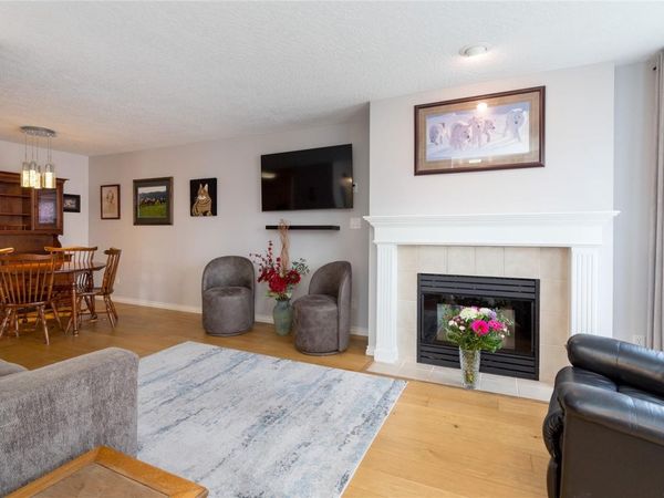 899 Darwin Ave , Unit 303, Saanich, BC V8X 2X7