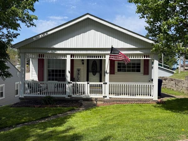 821 Stewart Avenue , Cambridge, OH 43725