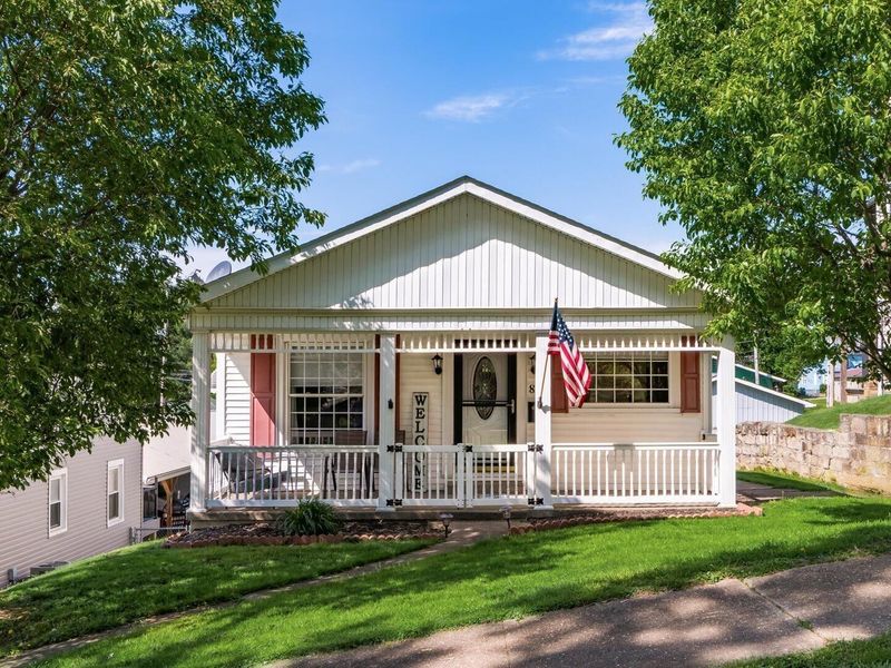 821 Stewart Avenue, Cambridge, OH 43725 Photo 4