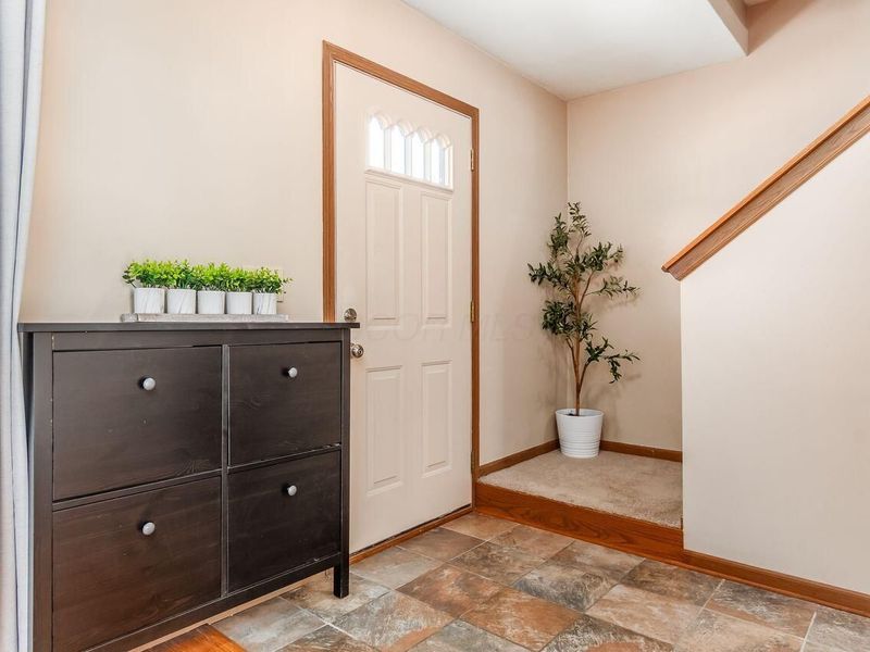 337 Holly Grove Road, Lewis Center, OH 43035 Photo 3