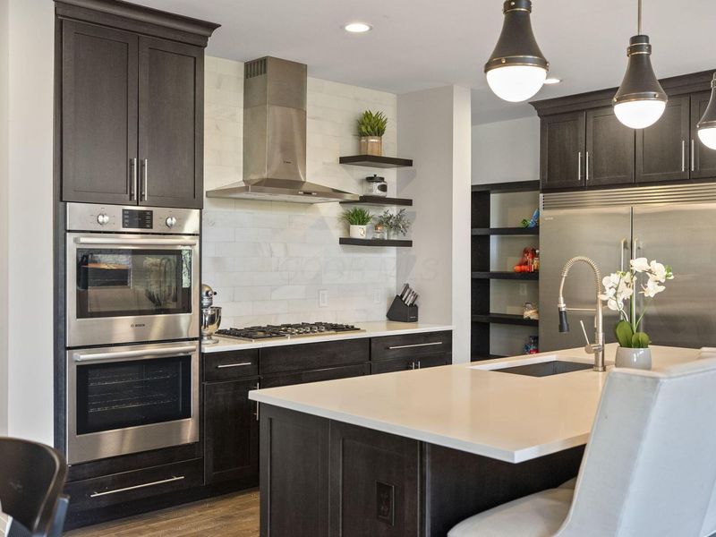 101 Lake Bluff Drive , Columbus, OH 43235 Photo 2