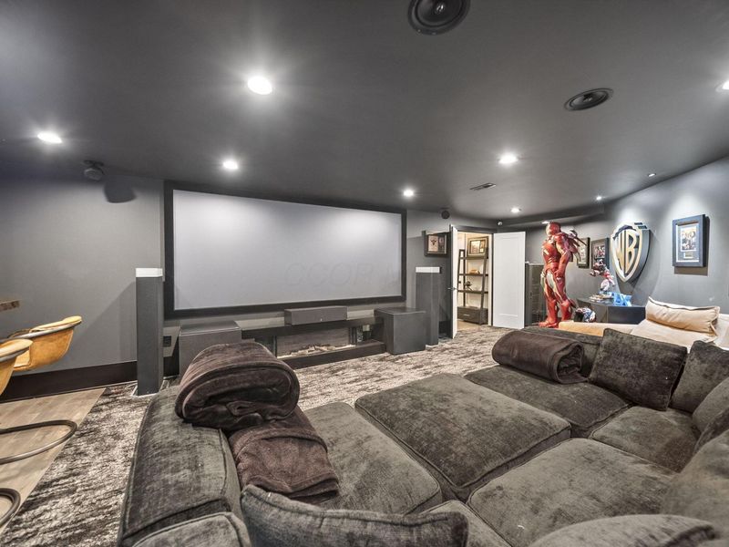 101 Lake Bluff Drive , Columbus, OH 43235 Photo 3