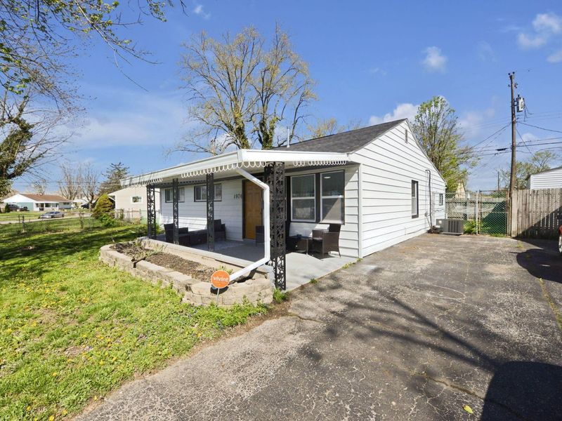 1976 Westfield Drive S, Columbus, OH 43223 Photo 3