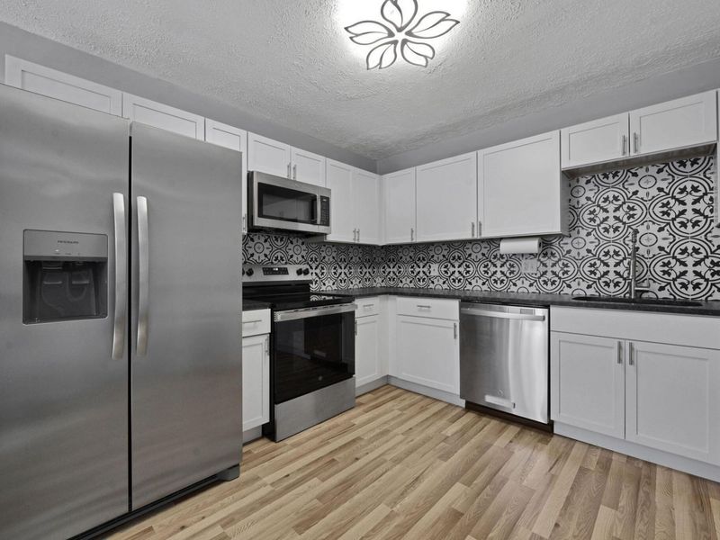 1976 Westfield Drive S, Columbus, OH 43223 Photo 9