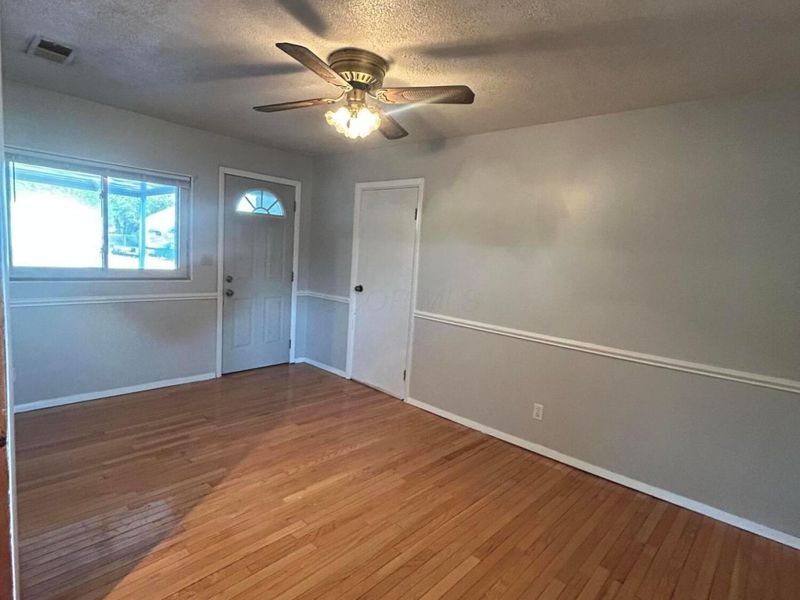 4519 Norton Lane, Columbus, OH 43213 Photo 3