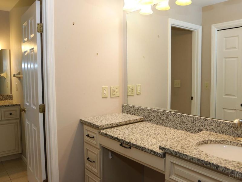 7790 Strawberry Hill Lane, Deerfield Twp., OH 45039 Photo 9