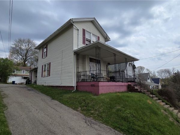 338 Ellsworth St , Sharon, PA 16146