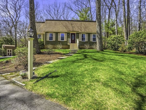 38 Bay Colony Dr, Ashland, MA 01721