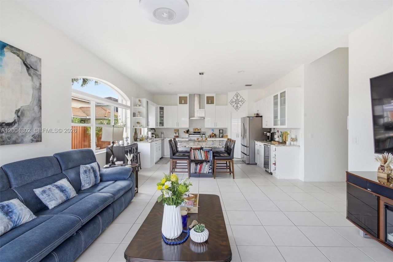 16557 NW 15th St, Pembroke Pines, FL 33028 Photo