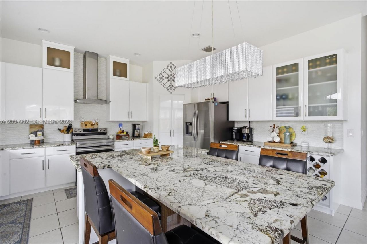 16557 NW 15th St, Pembroke Pines, FL 33028 Photo